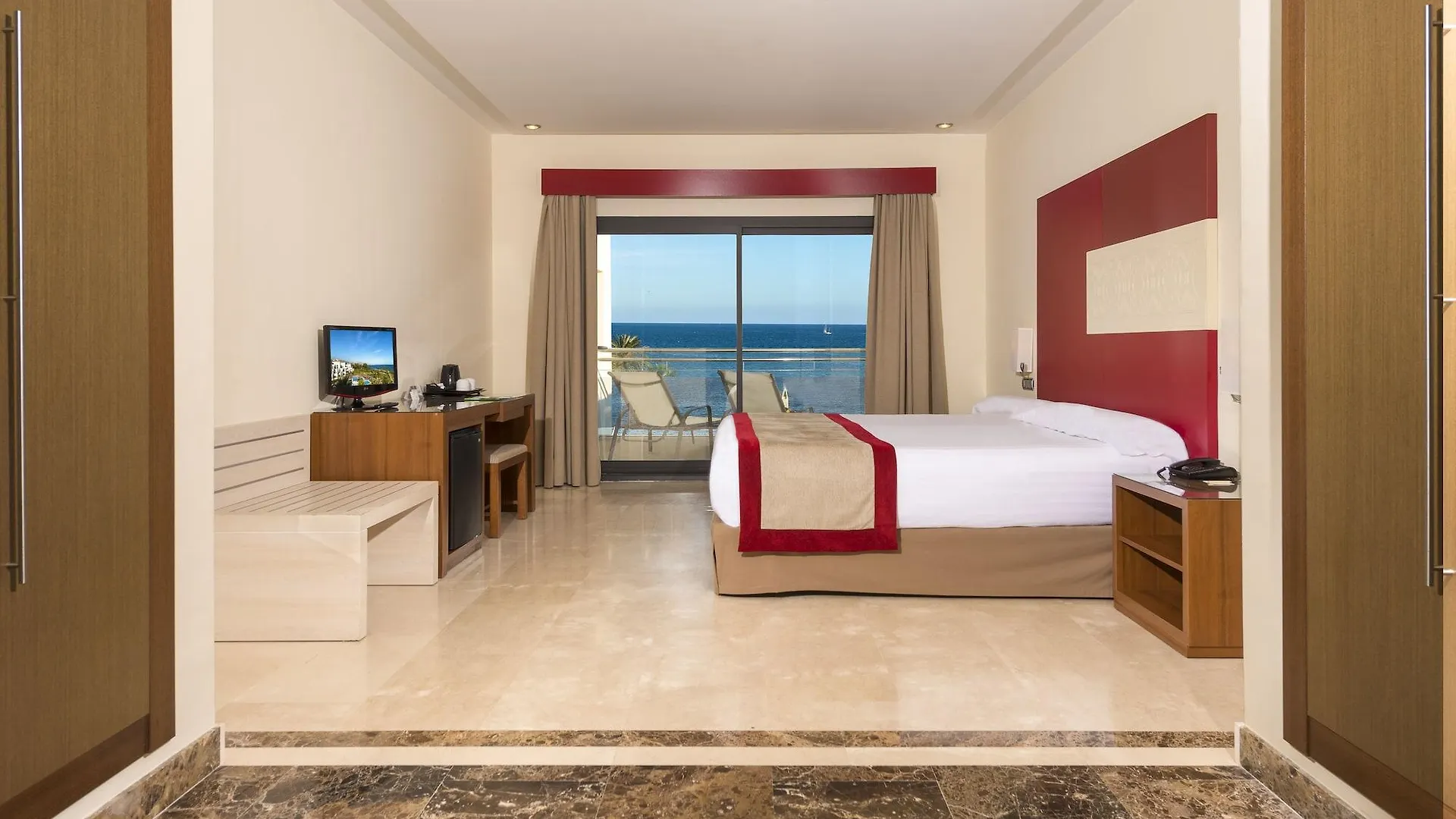 Estepona Hotel & Spa Resort