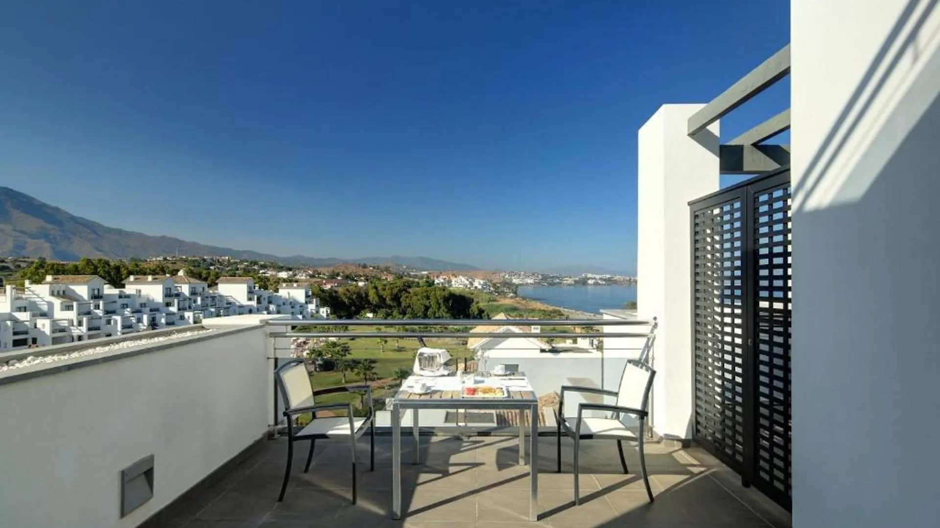 Estepona Hotel & Spa Resort