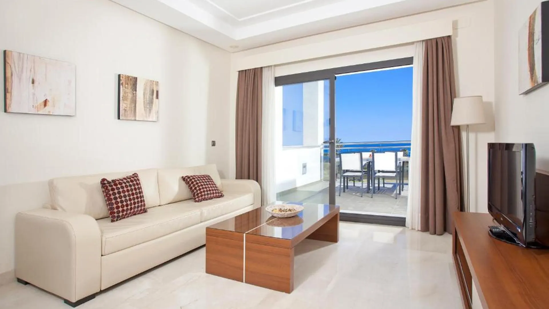 Estepona Hotel & Spa Resort