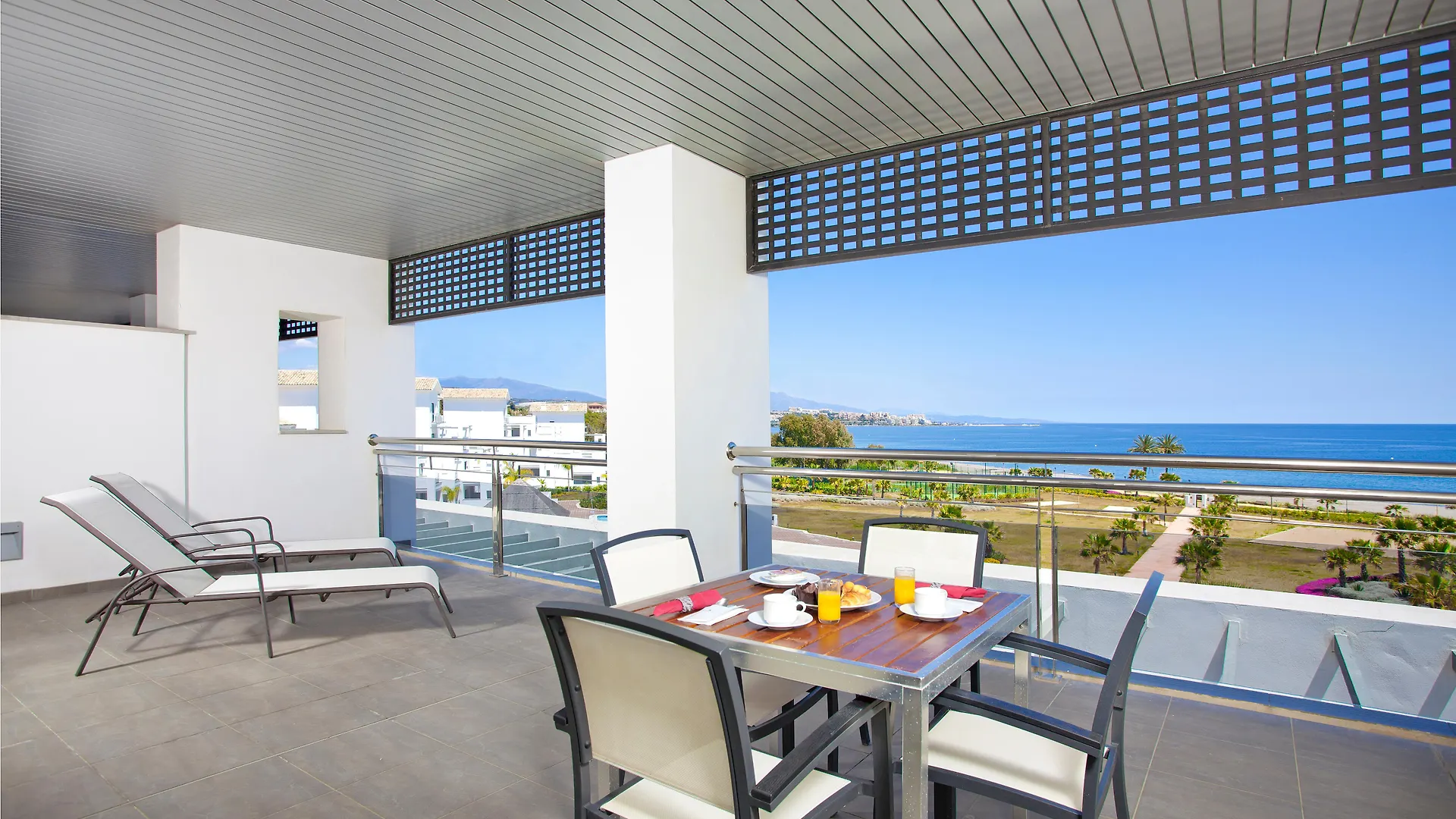 Estepona Hotel & Spa Resort